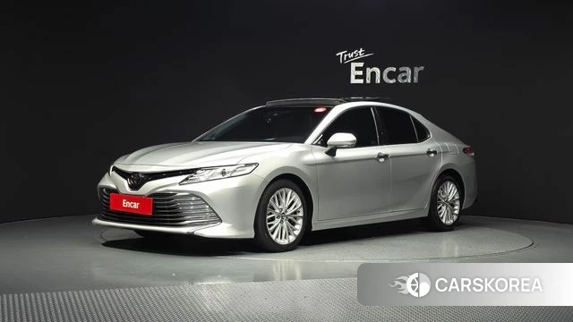 Toyota Camry (XV70) 2019 Серебряный из Кореи