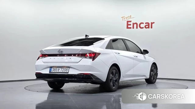 Hyundai Avante Hybrid (CN7) 2022 Белый из Кореи