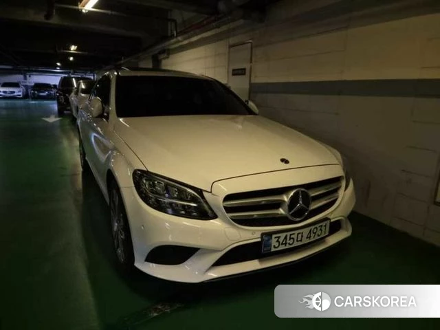 Mercedes-Benz C-Class W205 2020 Белый из Кореи