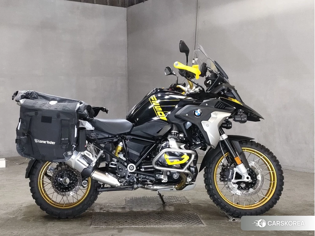 Проданный BMW R1250GS 2021 из Японии