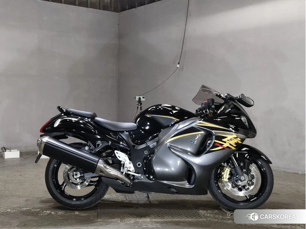 Проданный Suzuki GSX1300R HAYABUSA 2015 из Японии