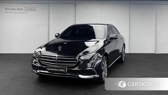 Mercedes-Benz E-Class W213 2023 Серый из Кореи