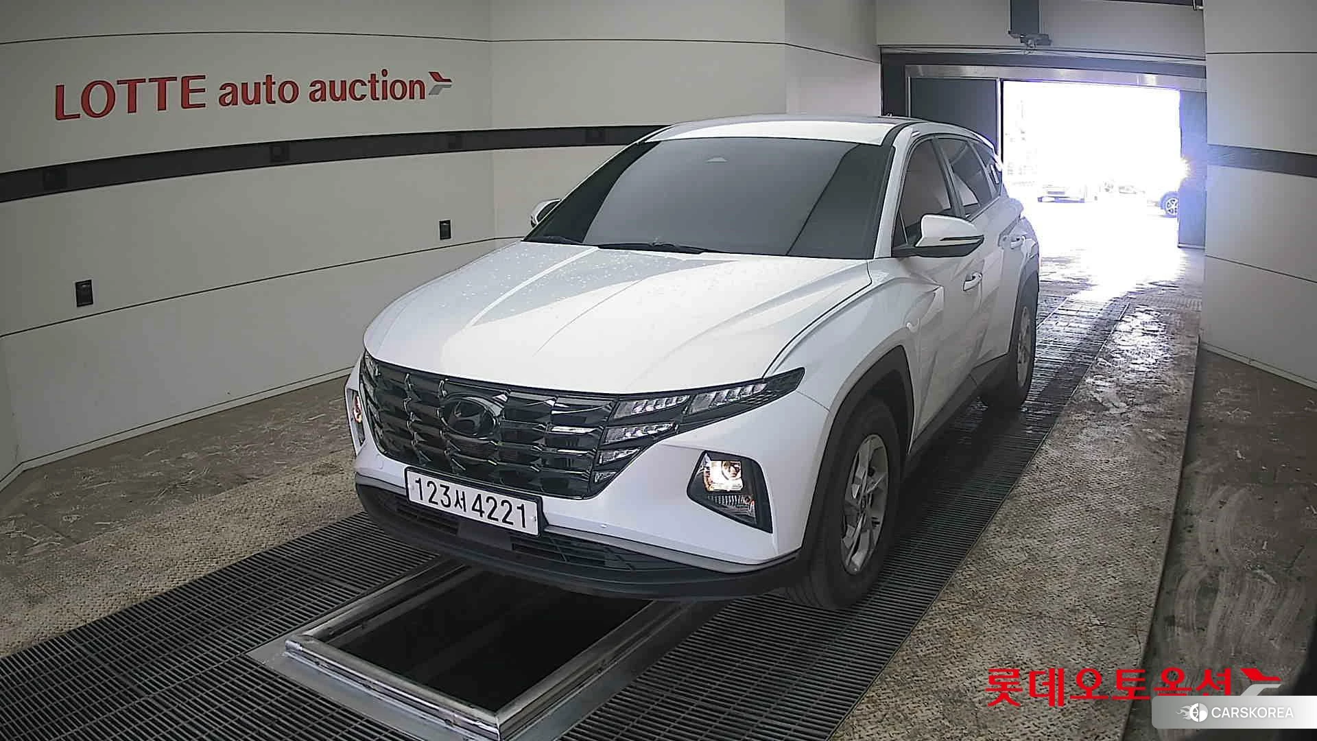 Hyundai Tucson 2022 Creamy White Pearl из Кореи