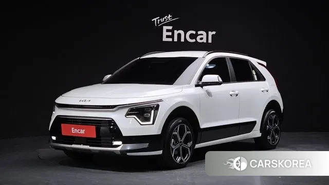 Kia Di Ol Nu Niro 2023 Белый из Кореи