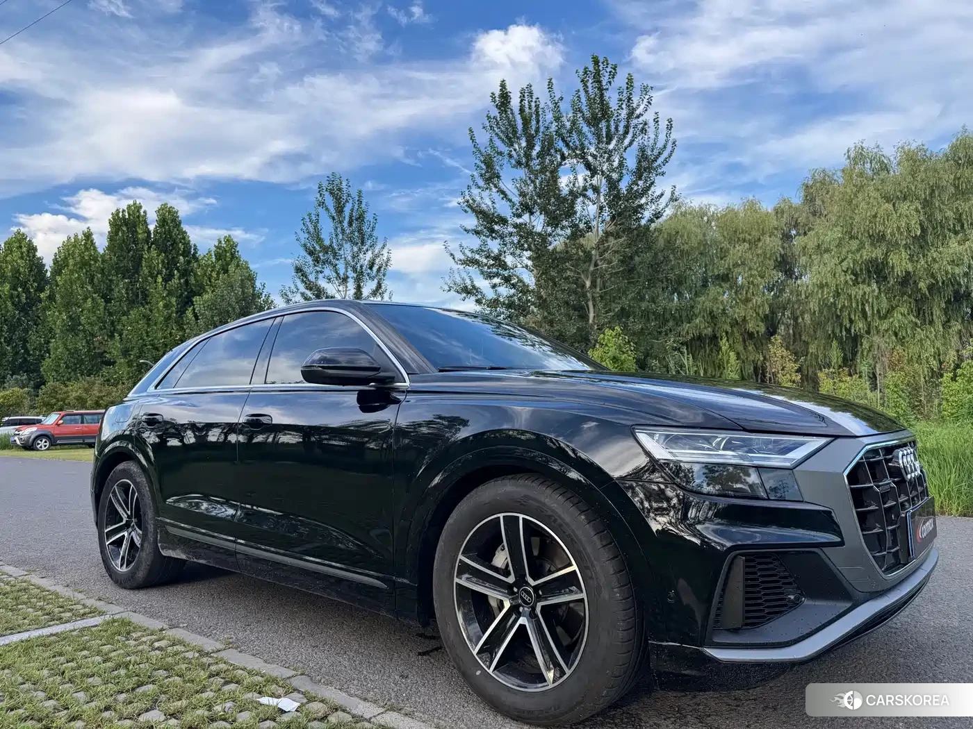 Audi Q8 2022 Черный из Китая
