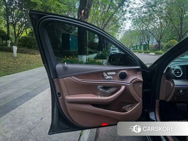 Mercedes-Benz E-class PHEV 2022 Черный из Китая