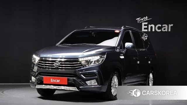 Ssangyong Korando Turismo 2018 Серый из Кореи