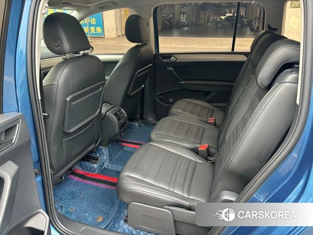 Volkswagen Touran L 2018 Синий из Китая