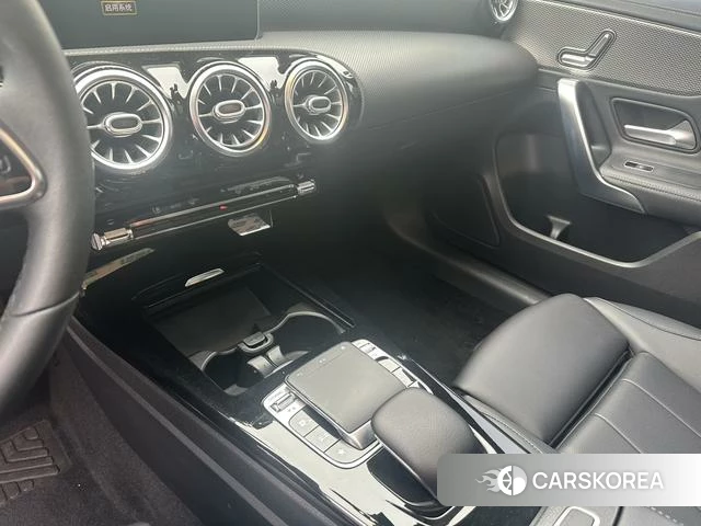 Mercedes-Benz Class A 2019 Красный из Китая
