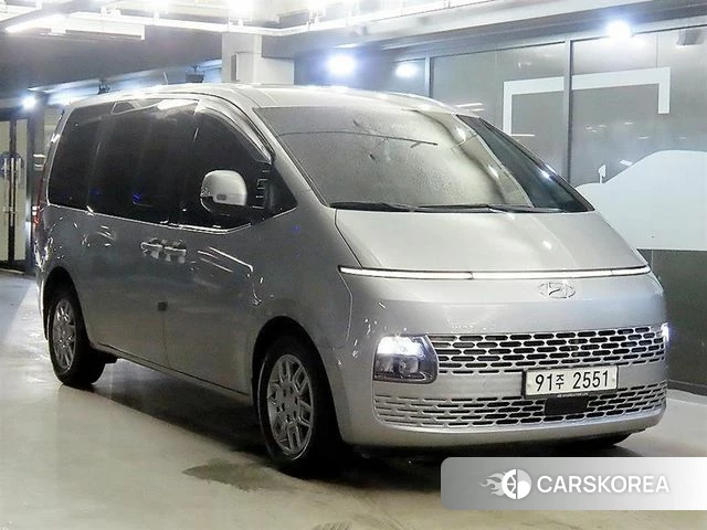 Hyundai Staria 2021 Серебряный из Кореи