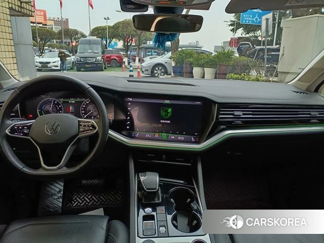 Volkswagen Touareg PHEV 2021 Черный из Китая