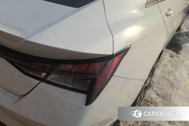 Hyundai Elantra 2023 Белый из Китая