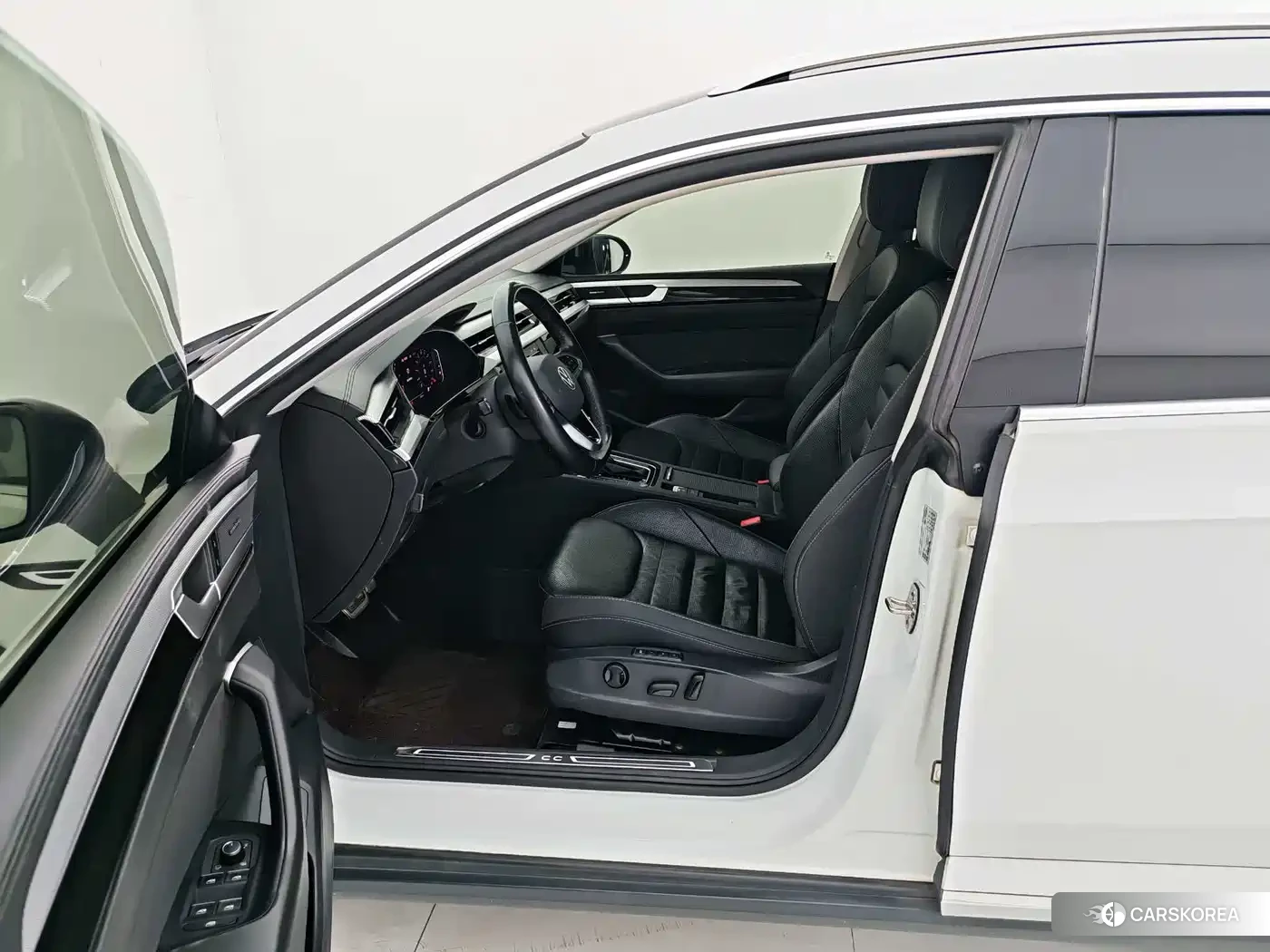 Volkswagen FAW-Volkswagen CC 2022 Белый из Китая