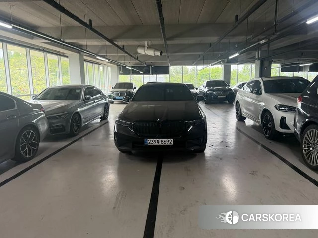 BMW 5 Series (G60) 2025 Черный из Кореи