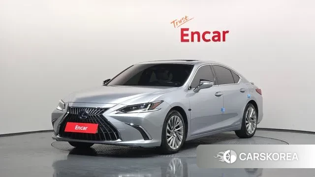 Lexus ES300h 7th generation 2022 Светло-серебряный цвет из Кореи