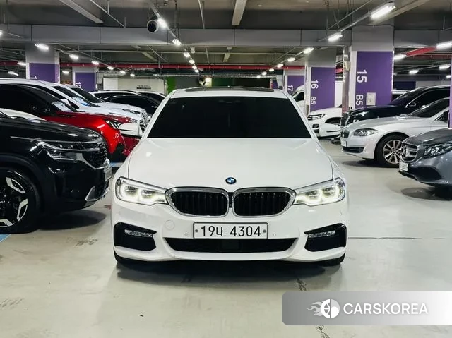 BMW 5 Series (G30) 2018 Белый из Кореи
