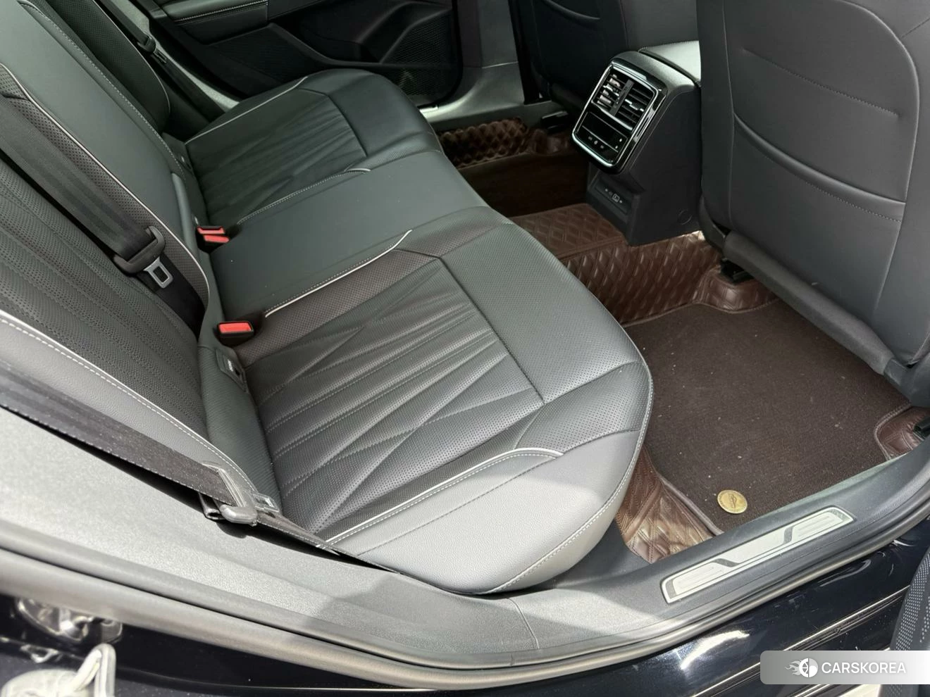 Volkswagen Passat 2021 Черный из Китая