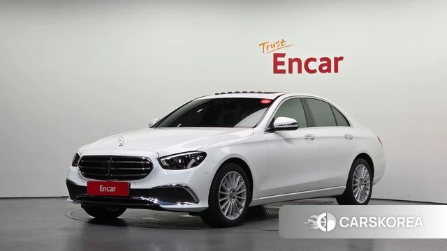 Mercedes-Benz E-Class W213 2021 Белый из Кореи
