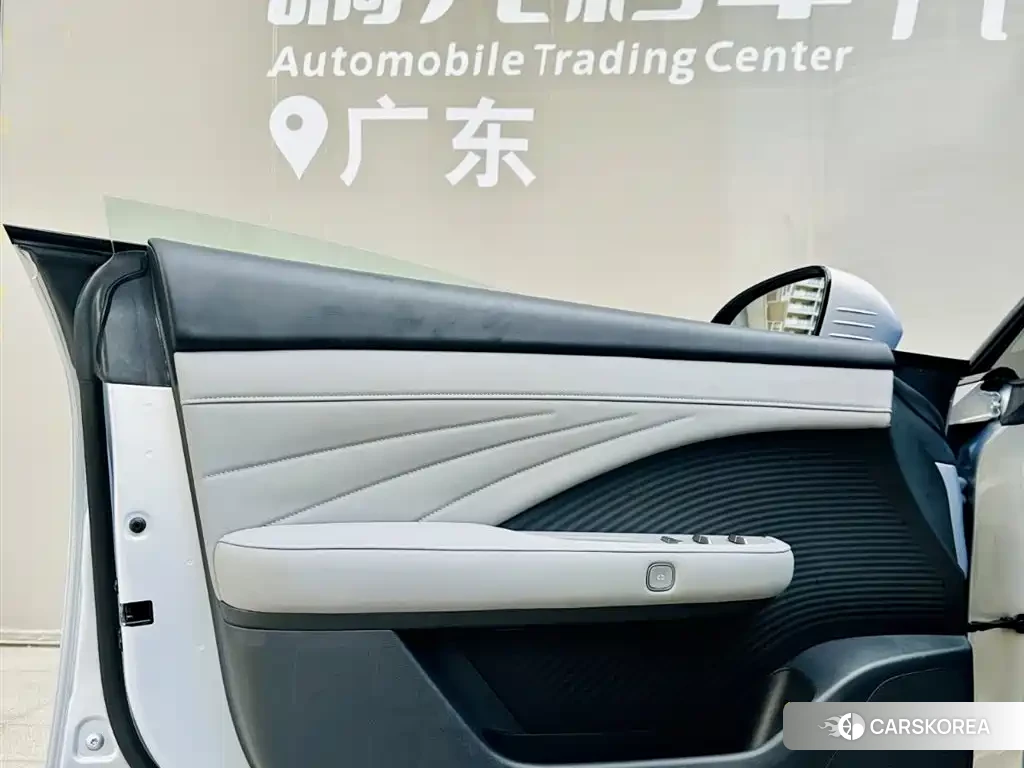 Nissan N7 2025 Silver/gray из Китая