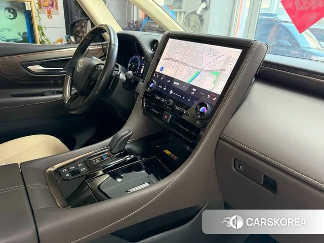 Toyota Elfa 2023 Черный из Китая