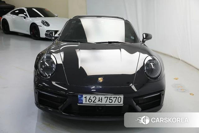 Porsche 911(992) 2023 Черный из Кореи