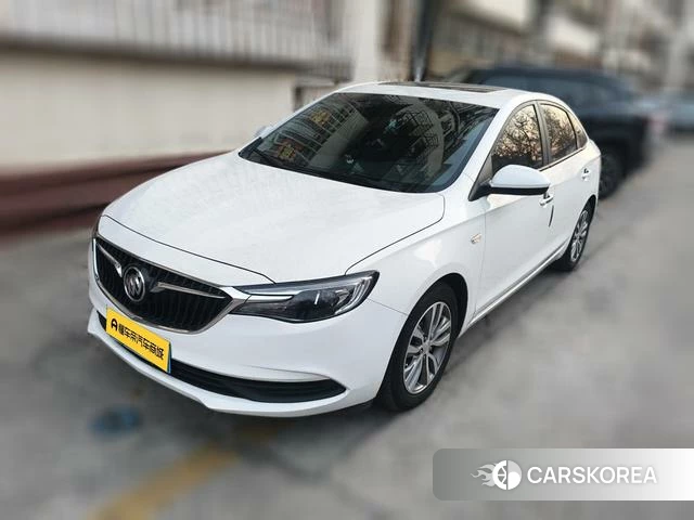 Buick Yinglang 2020 Белый из Китая