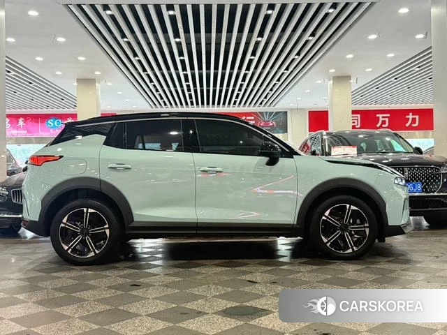 Lynk 06 EM-P 2023 Зеленый из Китая