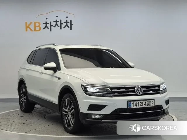 Volkswagen Tiguan Allspace 2020 Белый из Кореи