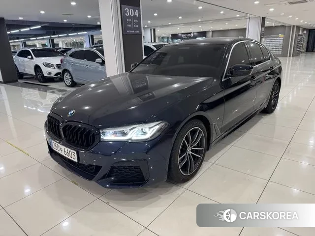 BMW 5 Series (G30) 2023 Черный из Кореи