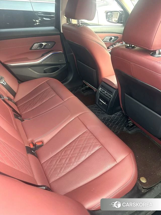 BMW 3 series 2022 Черный из Китая