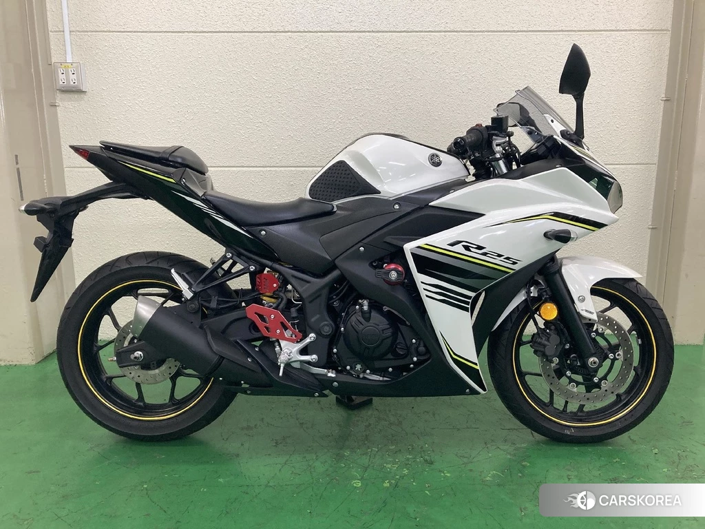 Проданный Yamaha YZF-R25 2016 из Японии