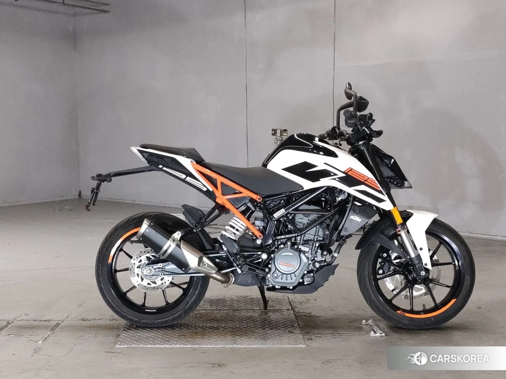 Проданный KTM 125 DUKE 2018 из Японии, фото 2