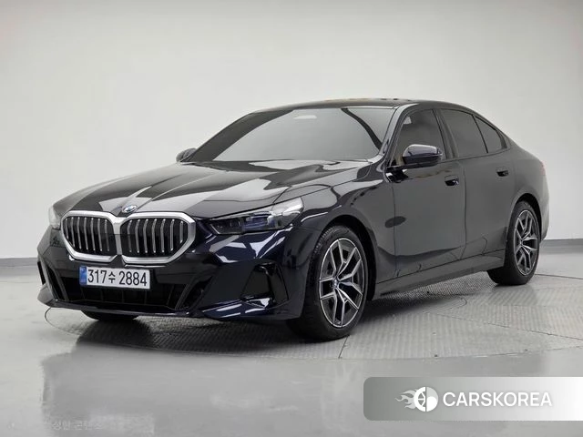 BMW 5 Series (G60) 2026 Синий из Кореи