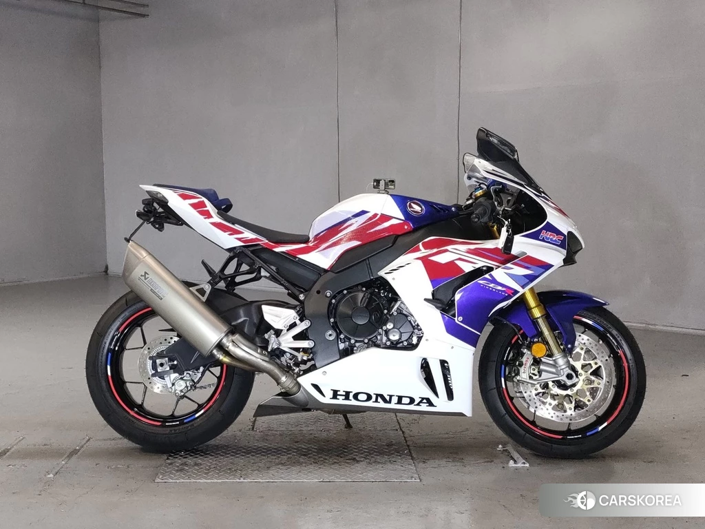Проданный Honda CBR1000RR-R FIREBLADE SP 2023 из Японии, фото 2