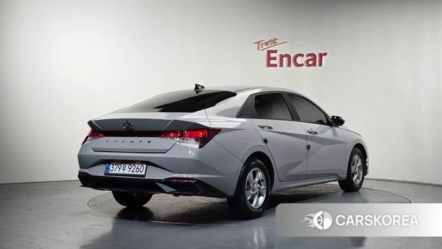 Hyundai Avante (CN7) 2021 Серебристо-серый из Кореи