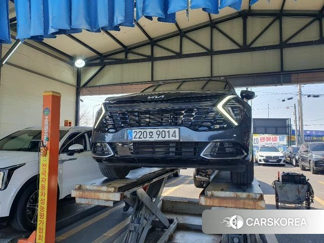 Kia Sportage 5th Generation Hybrid 2023 Серый из Кореи