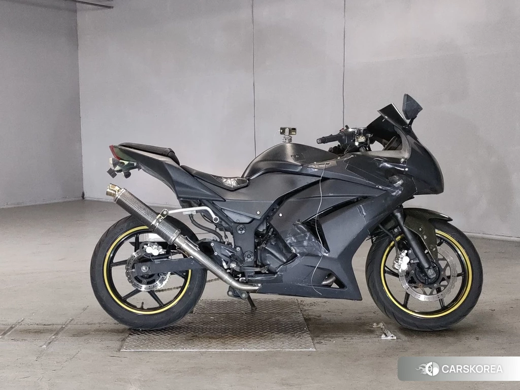Проданный Kawasaki NINJA 250R 2012 из Японии, фото 2