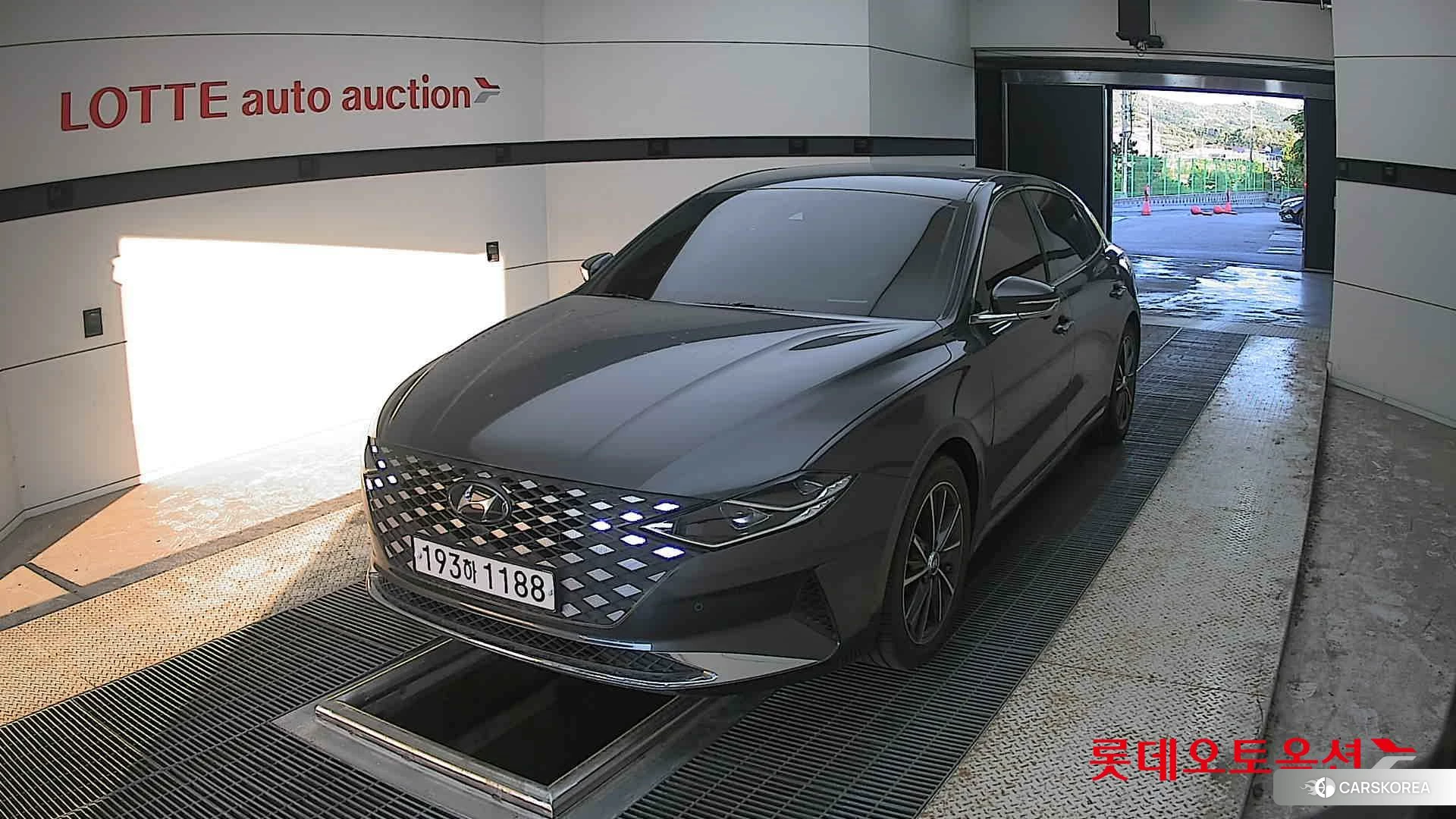 Hyundai Grandeur 2022 Nocturne Grey Metallic из Кореи