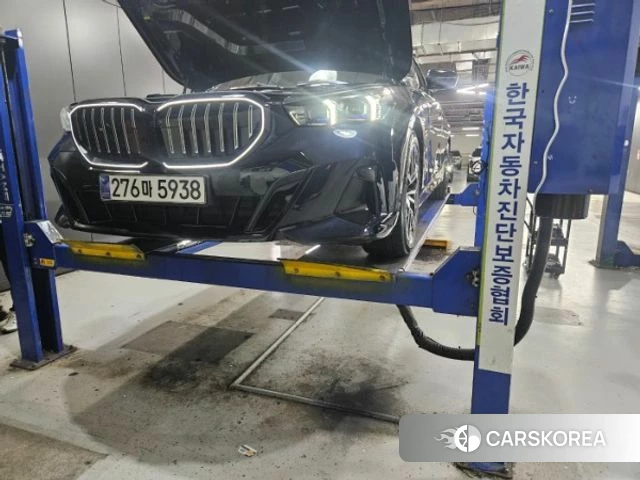 BMW 5 Series (G60) 2025 Черный из Кореи