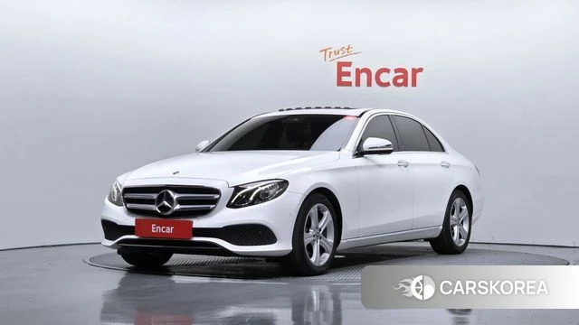 Mercedes-Benz E-Class W213 2018 Белый из Кореи