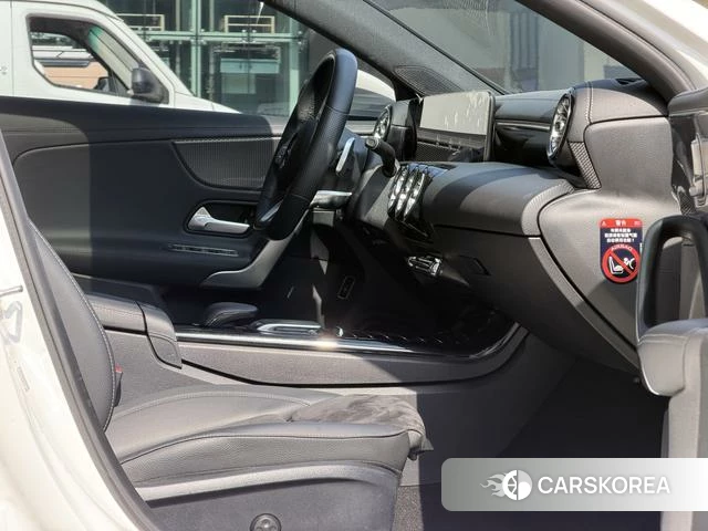 Mercedes-Benz Class A 2021 Белый из Китая