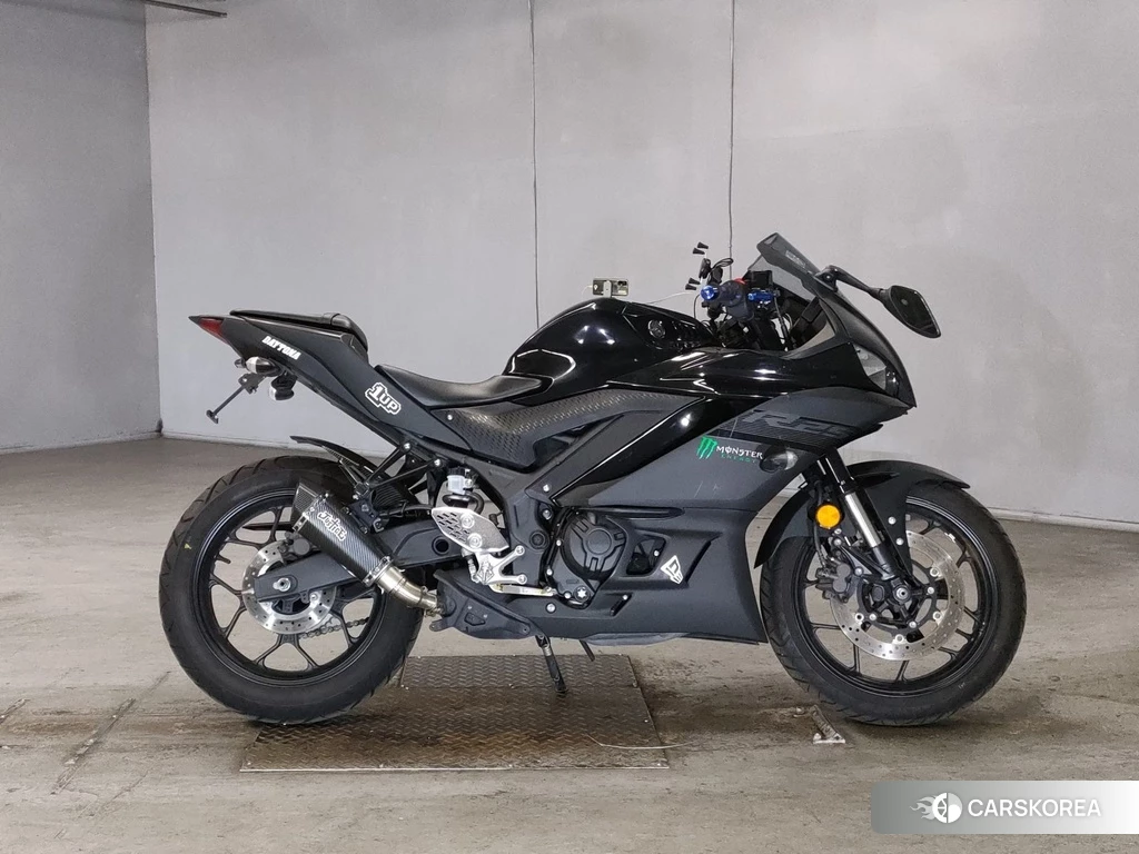 Проданный Yamaha YZF-R25 2021 из Японии