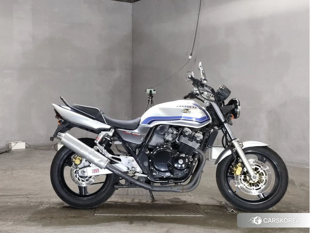 Проданный Honda CB400SF 2013 из Японии, фото 2