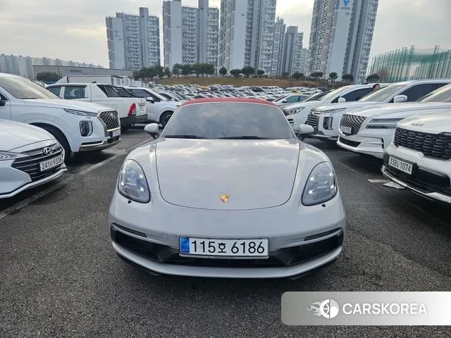 Porsche 718 Boxster 2023 Серебристо-серый из Кореи