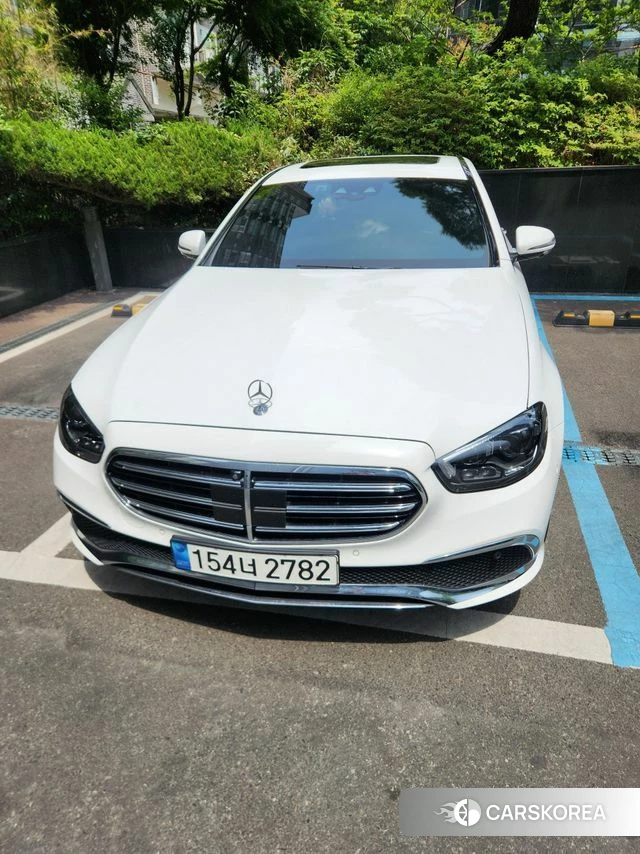 Mercedes-Benz E-Class W213 2023 Белый из Кореи