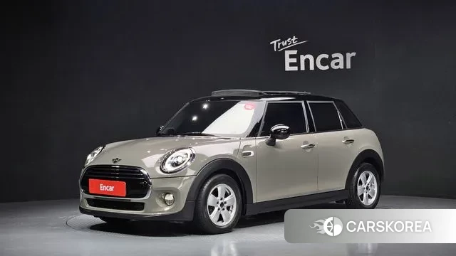 Mini Cooper D 2019 Светло-зеленый из Кореи