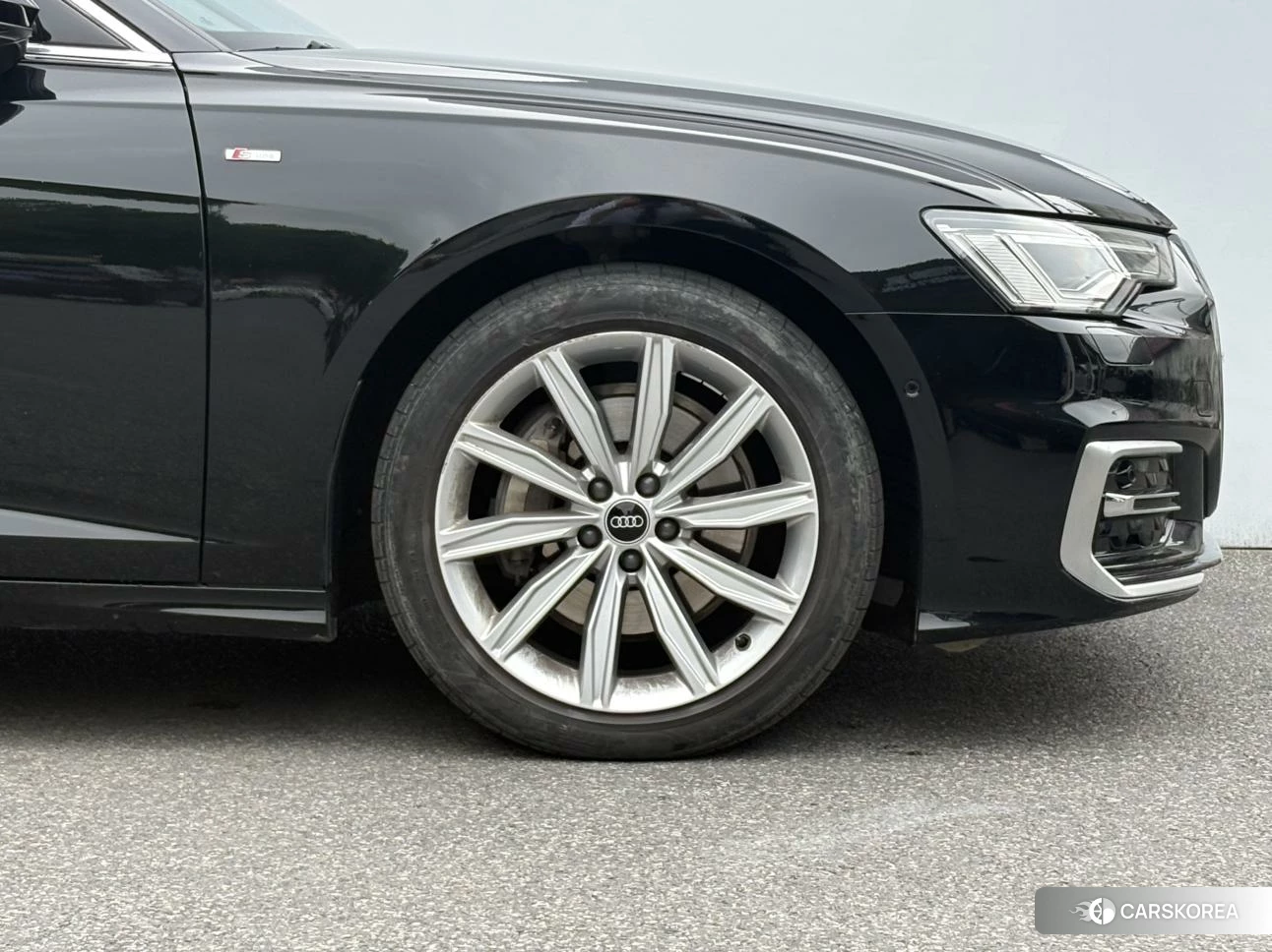 Audi A6L 2023 Черный из Китая