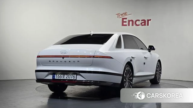 Hyundai Grandeur Hybrid (GN7) 2023 Белый из Кореи
