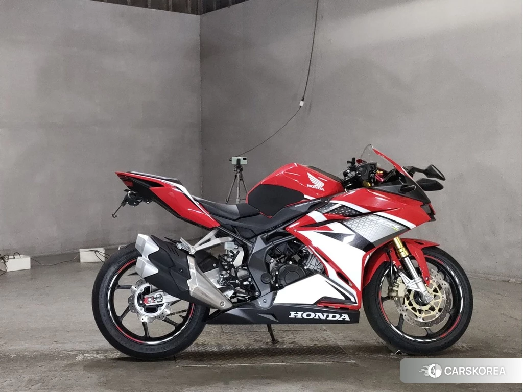 Проданный Honda CBR250RR 2017 из Японии, фото 2