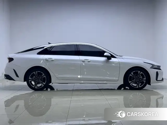 Kia K5 2025 Белый из Китая